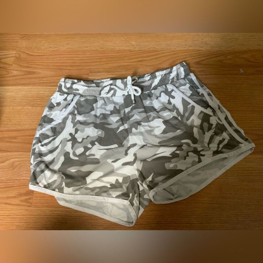 INDERO Women’s Camouflage Lounge Soft Fabric Shorts Size L/XL